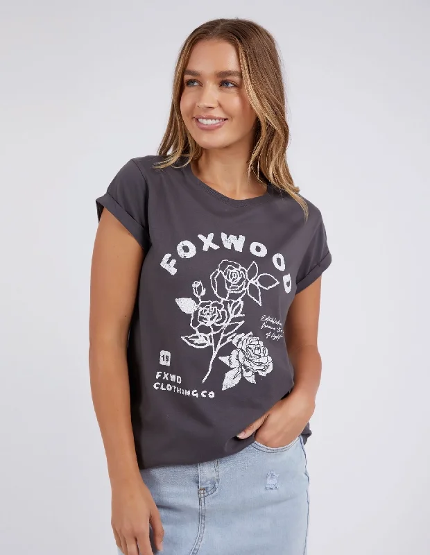 Women's Split Hem T-Shirts-Foxwood Rosette Tee