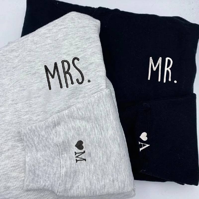 Women's Animal Print Sweatshirts-Custom Mr and Mrs Embroidered Honeymoon Just Married Matching Couples Embroidered Sweatshirt Hoodies